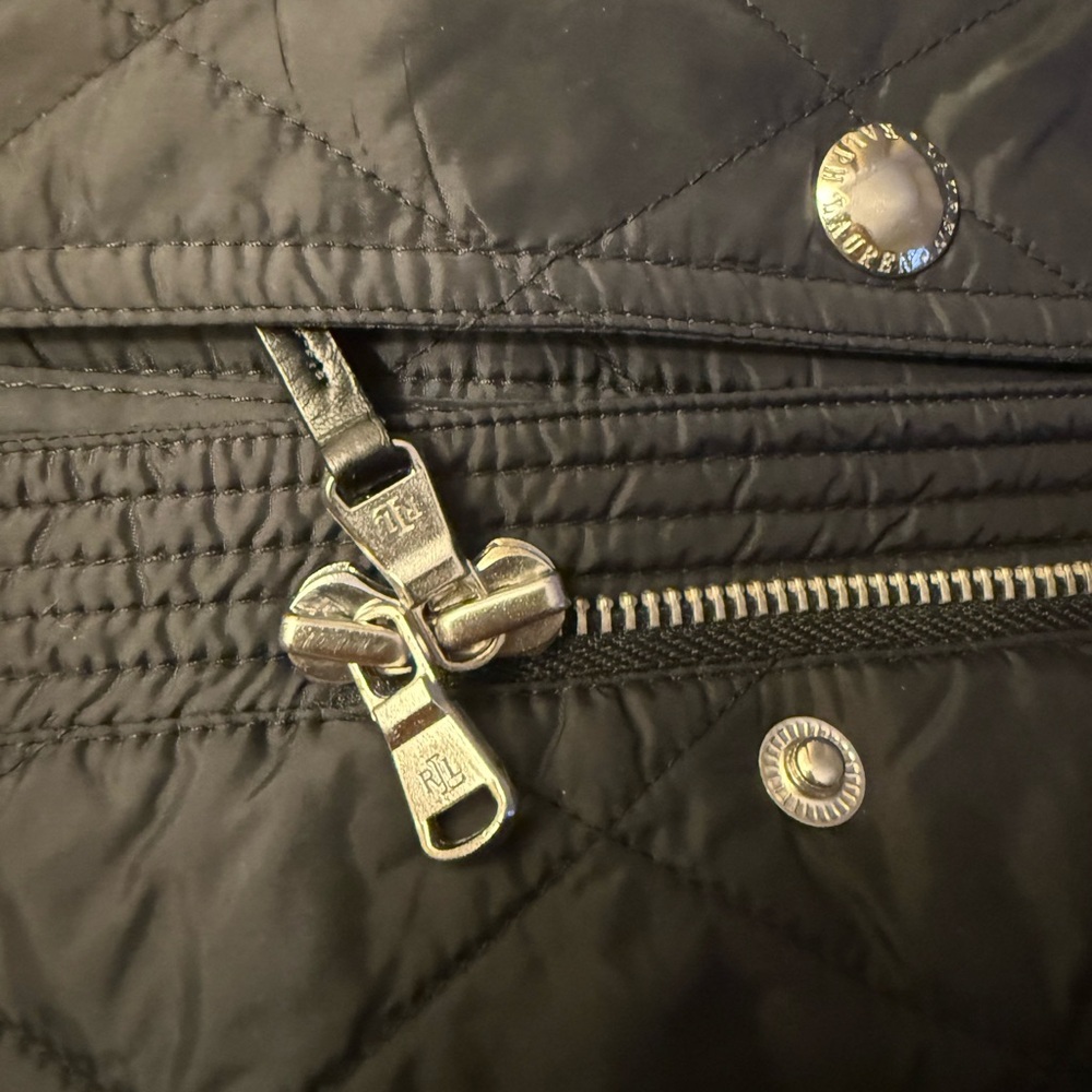 Lauren Ralph Lauren Quilted Jacket PM (Petite Medium) Black Like New-preloved - Picture 9 of 13